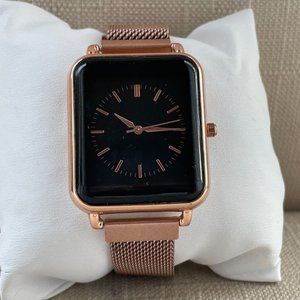 Accutime Wristwatch Mesh Band Gold Tone Analog Quartz unisex Wrist Watch